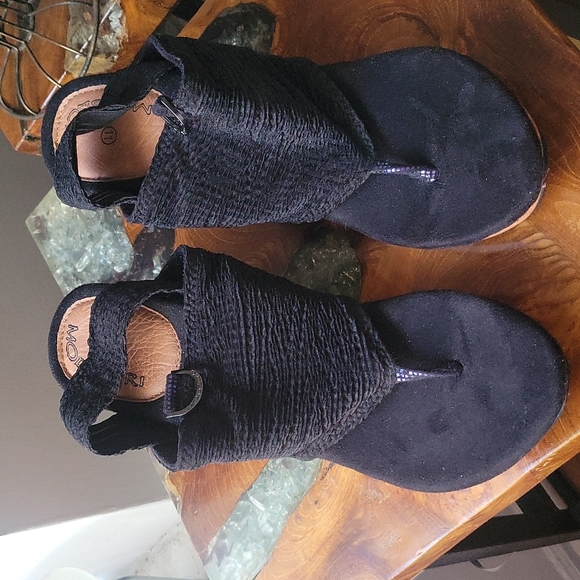 Shoes - Picture 2 of 6